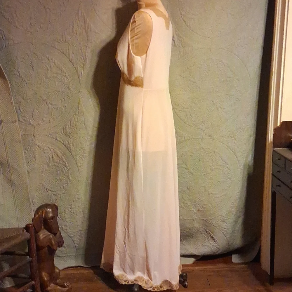 Emilio Pucci Vtg Robe & Chemise Set In Soft Pink W Bronze Lace.  Rare.  Medium